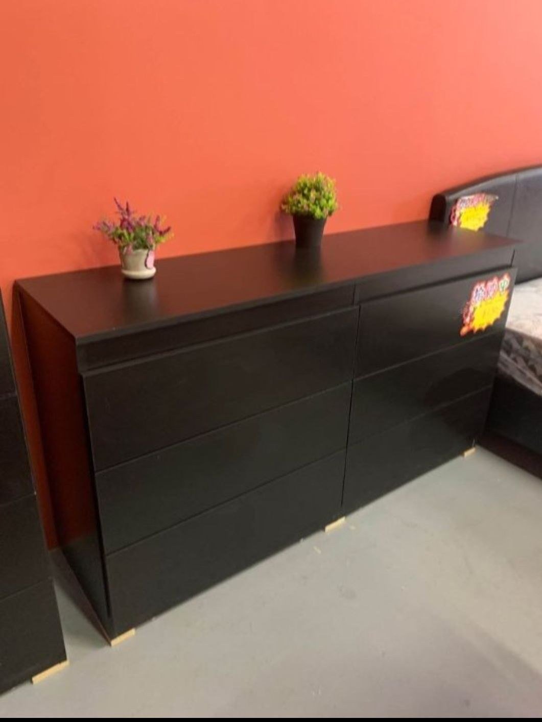 Modern Matte Black 6-Drawer Handleless Dresser thumbnail 3