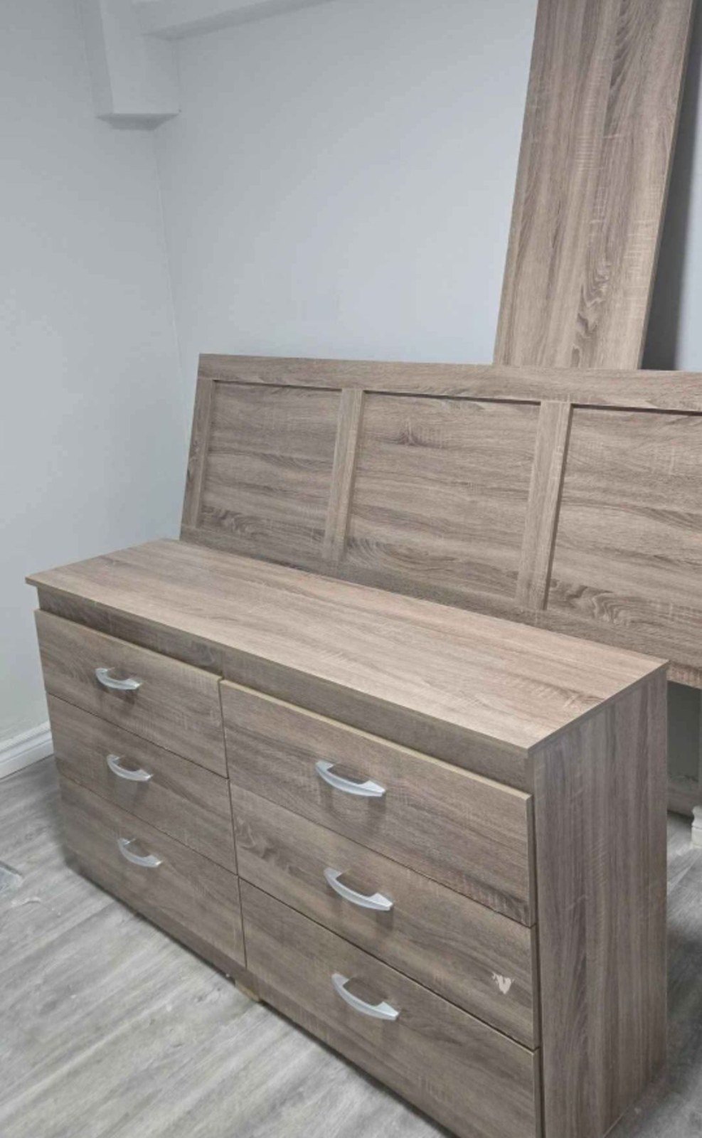 Modern Oak 6-Drawer Bedroom Dresser with Back Panel & Curved Silver Handles thumbnail 3