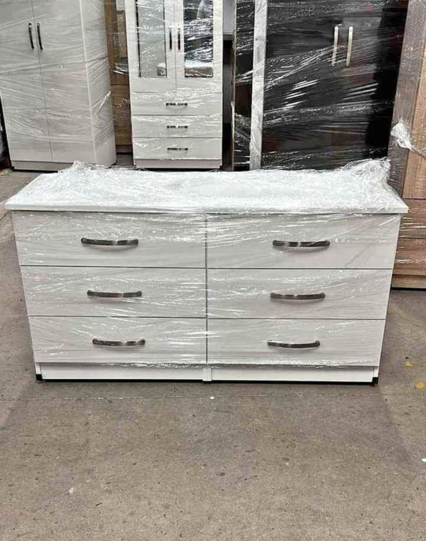 Off-White 6-Drawer Dresser with Sleek Silver Handles thumbnail 3